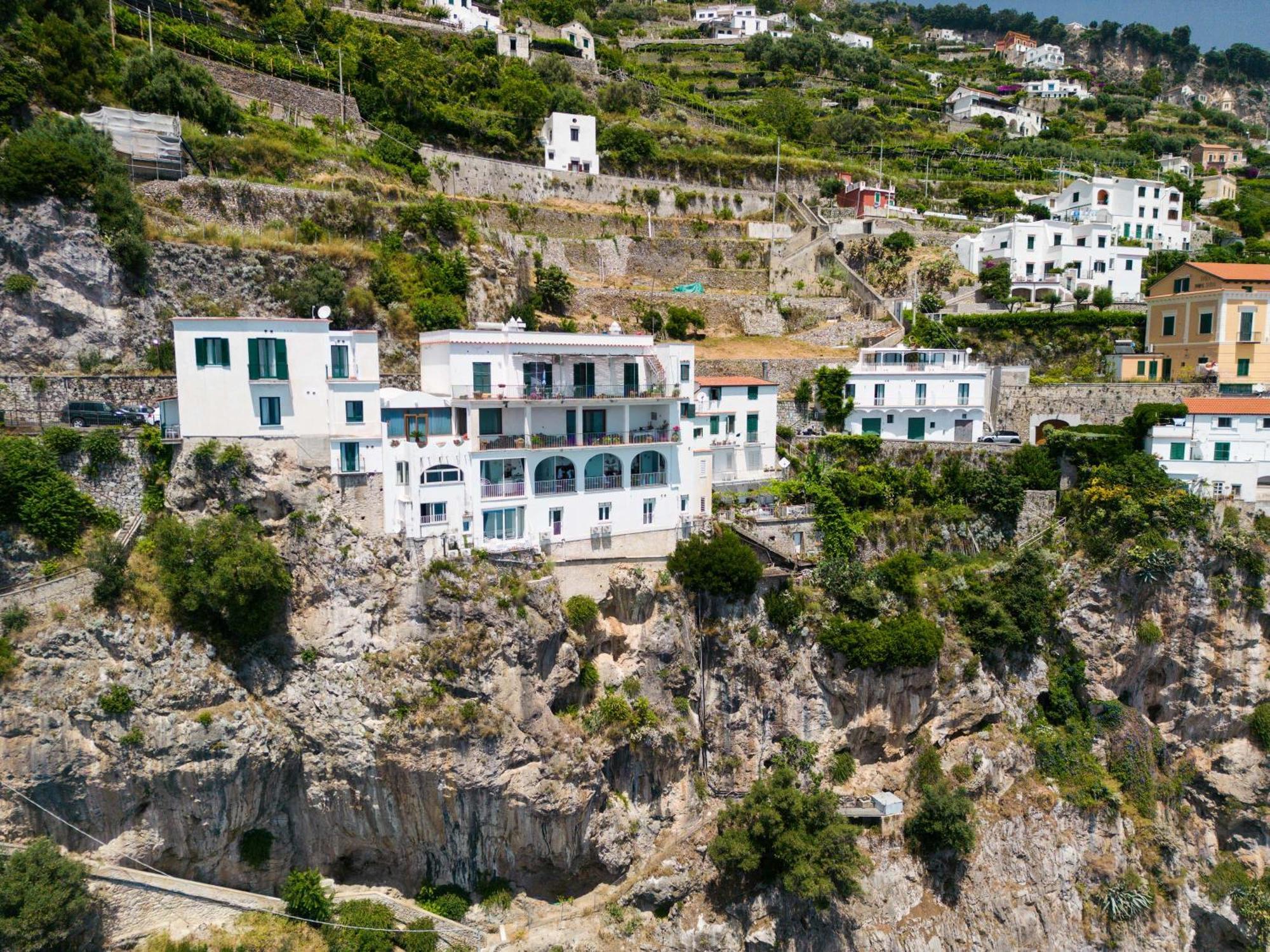 Bed and Breakfast La Dimora Del Maestro Amalfi Exterior foto